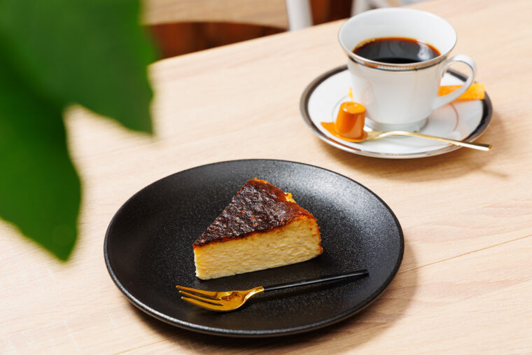 『チーズケーキ』（500円、ケーキセット900円）