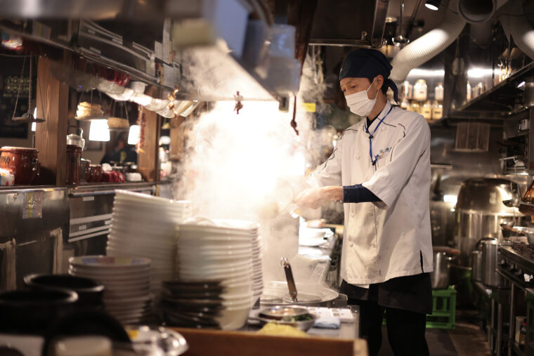 店長の芳川丈亨さんが腕を振るう