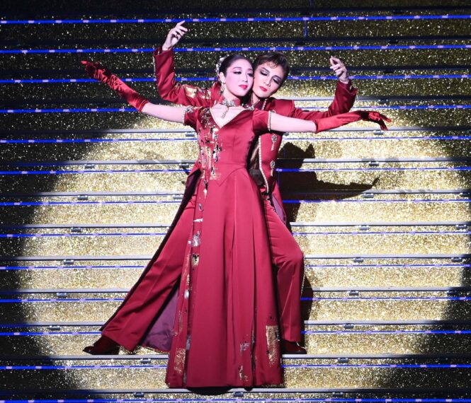 ©宝塚歌劇 ※写真は公演内容とは異なります