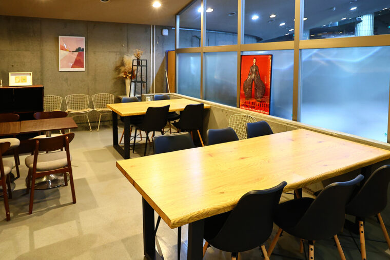 6人掛けのテーブル席もあるので、お茶会の場としても