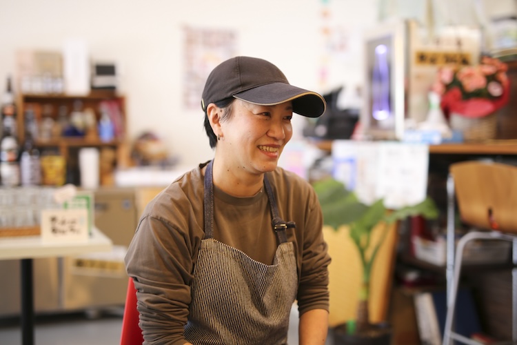 「この店で村上のおいしいモノや文化、歴史に出会ってほしい」と話す