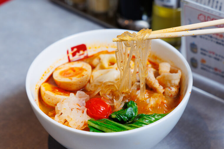 『麻辣湯』（620円）※トッピングなしの価格です
