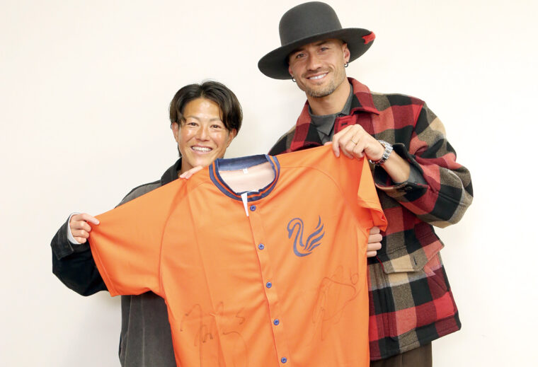 舞行龍選手と有吉選手のサイン入りグッズを1名様にプレゼント！