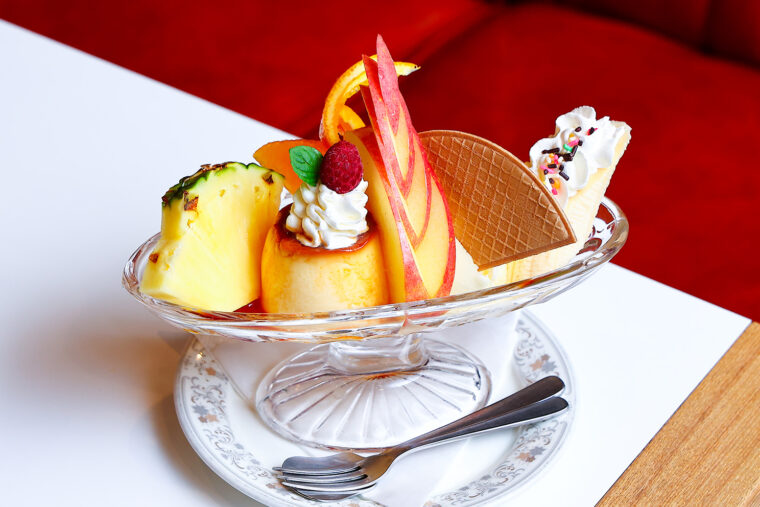 『プリンアラモード』（880円）