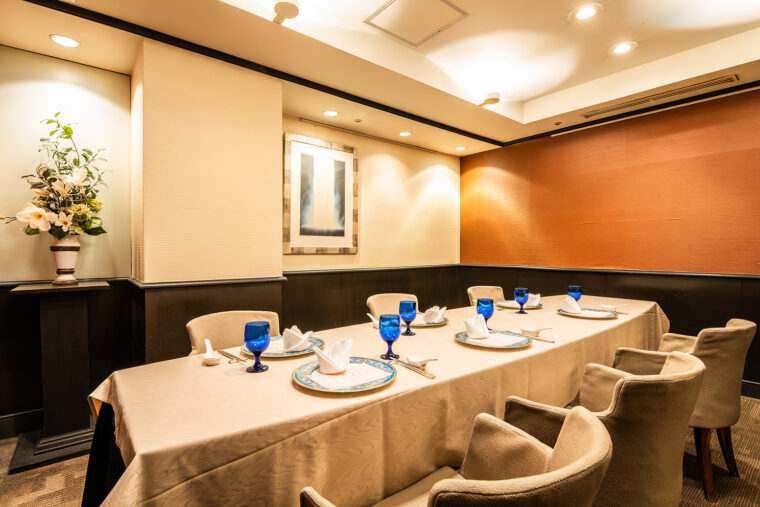 ハレの日の顔合わせや重要なビジネスのシーンで使われる最大6名収容の個室