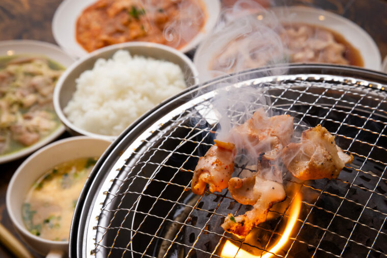 名物「生モツ焼き」がたっぷり食べ放題！