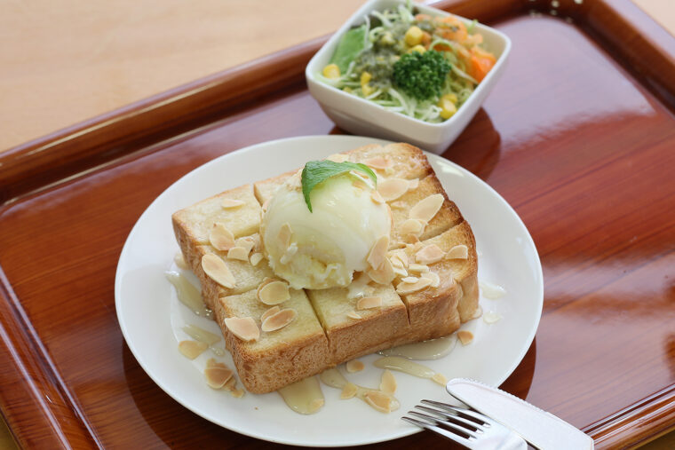 『ハニートースト』（600円）