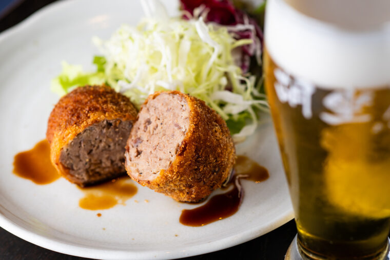 ビールと合わせたい『新潟三種肉タレメンチ（牛・鶏・豚）』（1,100 円）