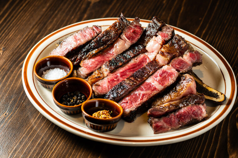 『あがの姫牛120日熟成Ｌボーンの熾火焼き』