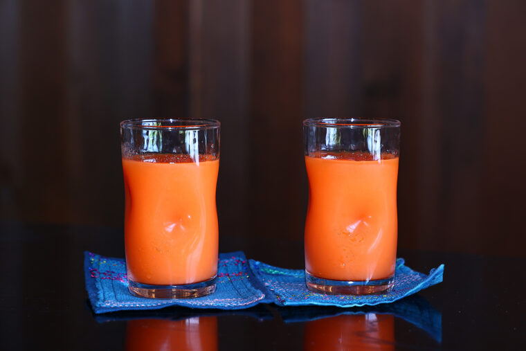 『にんじんジュース』（440円）