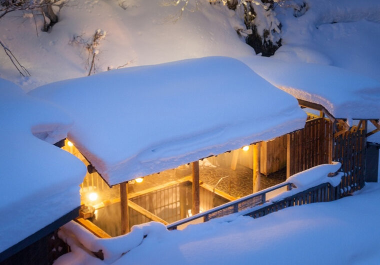 県内屈指の豪雪地帯ならではの里山体験。天然湧水の水風呂も誕生