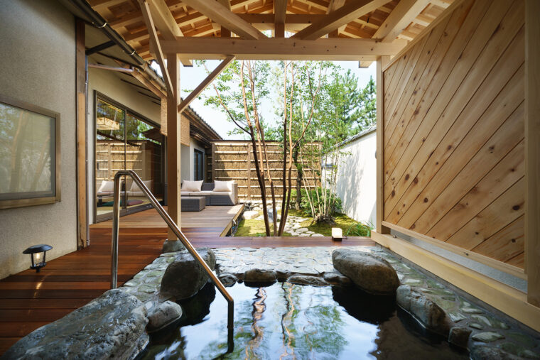 梅の木と温泉の香を感じさせる「梅香」