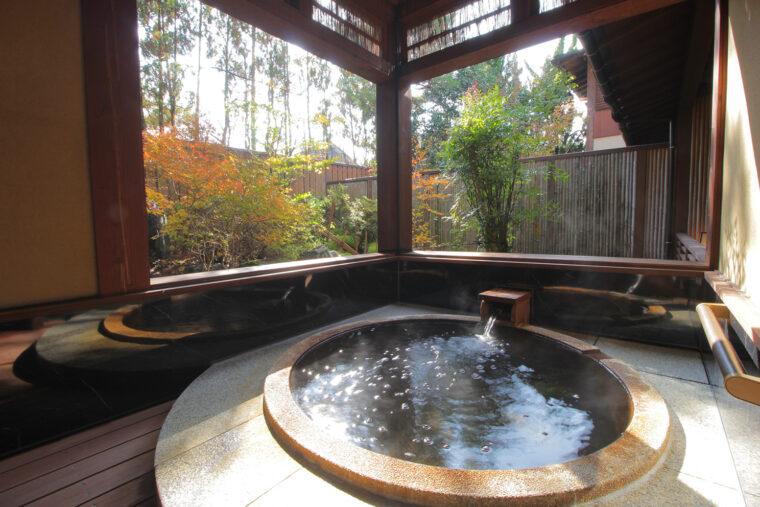 4つの露天風呂付き客室は、それぞれデザインが異なる