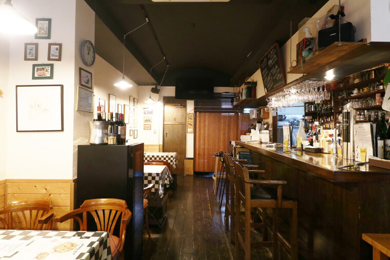 店内は気取らず過ごせる雰囲気
