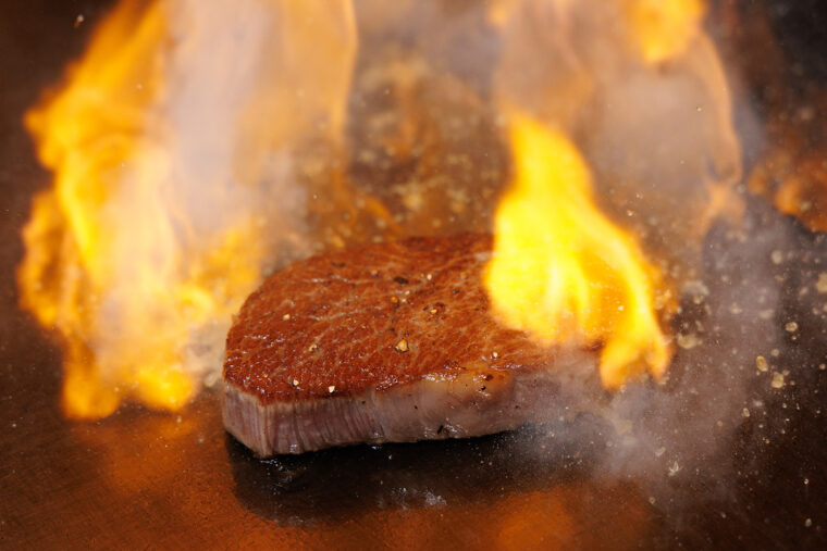 臨場感のある調理風景が見られる