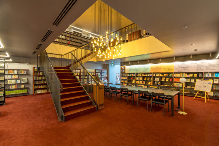 落ち着いた時間を過ごせるアンカーのひとつ『知アンカー』。照明で花火を表現