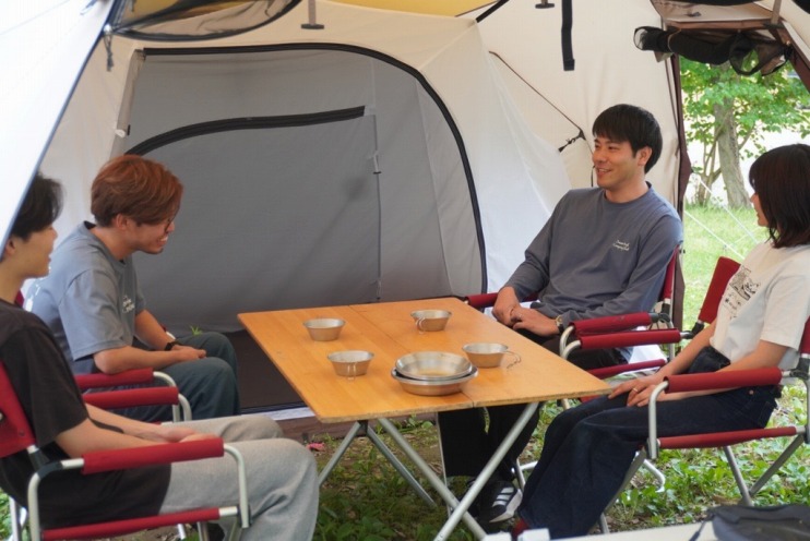 『ミズベBBQセット』は、道具を持っていなくてもキャンプ気分とBBQが楽しめるレンタルプラン。1組5,500円（昼11：00～15：00／夜17：00～21：00）