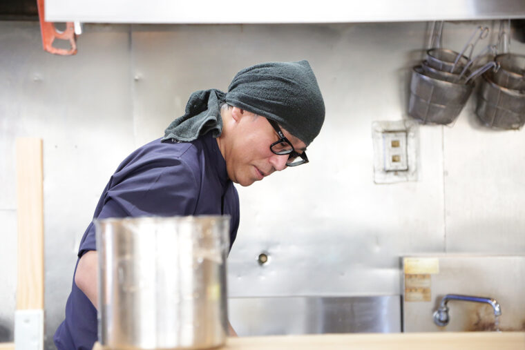 上質な食材にとことんこだわる店主・菊池洋祐さん