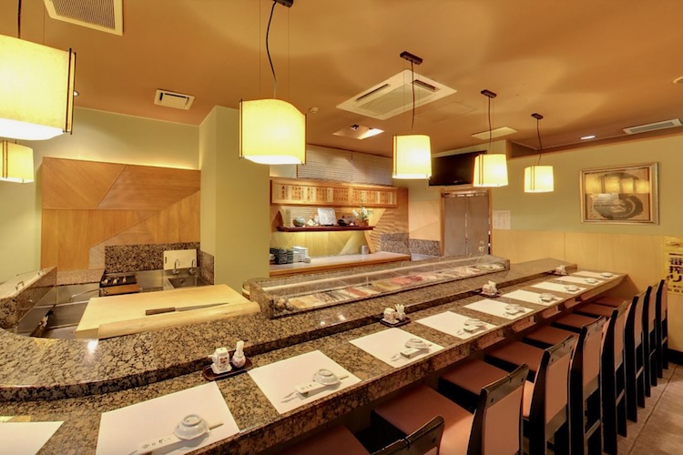 【鮨 花いち】新潟市中央区東大通1-2-12 ホクユウビル1F　☎︎025-241-1701