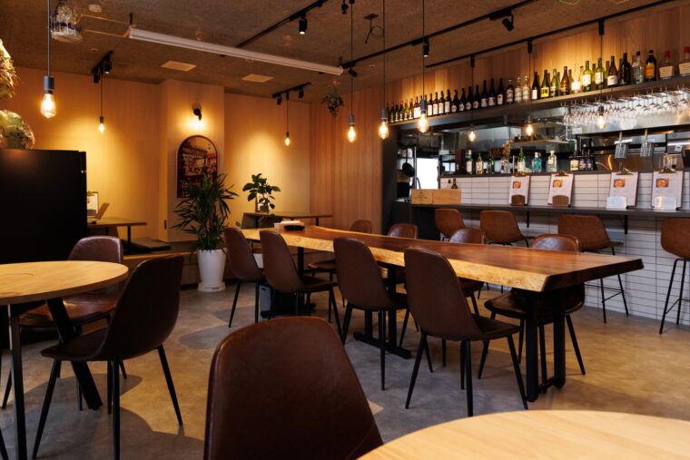 ドライフラワーがセンスよく飾られた店内。お客さんから「小千谷じゃないみたい！」と言われるそうです（笑）