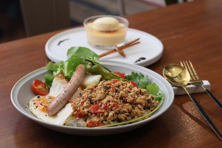 『ガパオライスプレート』（1,490円）