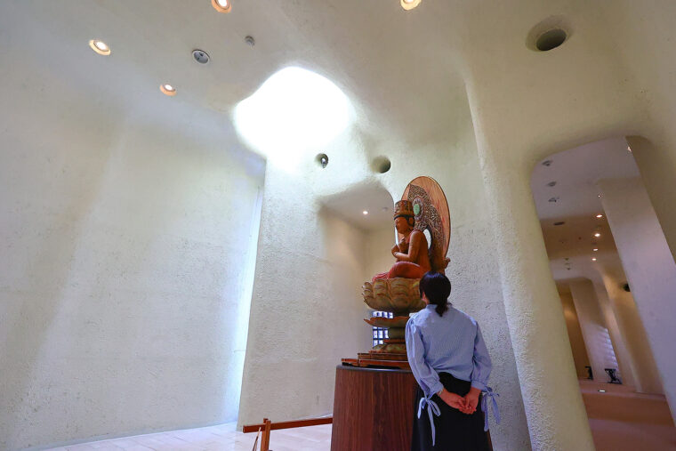 展示入れ替えをしない前提で、作品ごとの展示室を設計