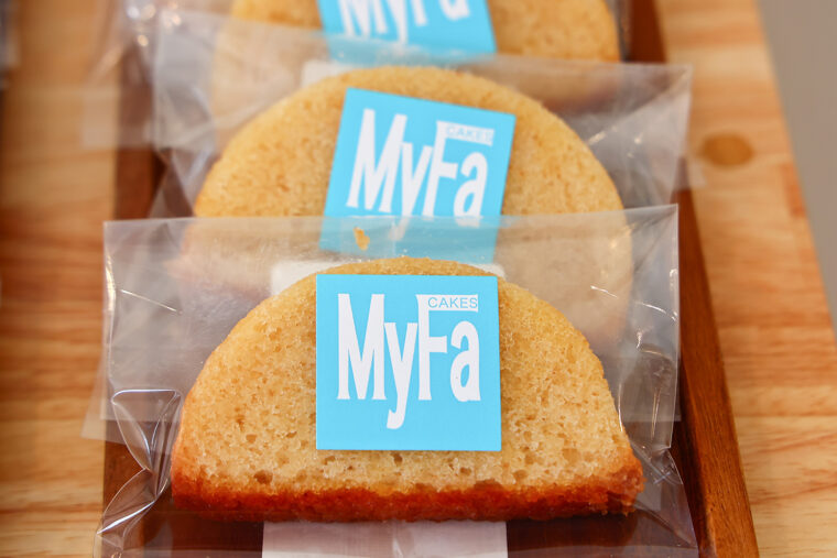 パウンドケーキ。清津峡渓谷トンネルの形がモチーフ