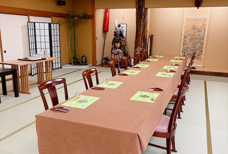 【割烹 大善】新潟市中央区東堀前通9-9−1386 大善ビル2F　☎︎025-228-1916