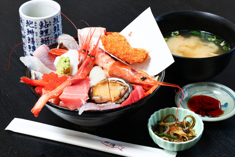 『海鮮丼』（2,500円）