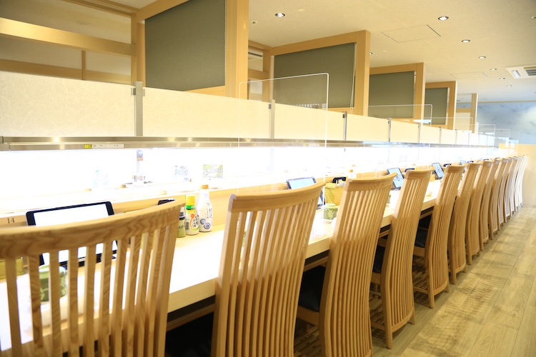 【佐渡 廻転寿司 弁慶 万代シテイ店】新潟市中央区万代1-3-30 万代シルバーホテル2F　☎︎025-256-8616