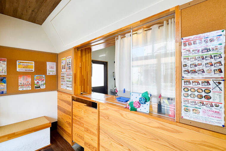 作り置きはせず、注文を受けてから弁当を作るため、来店前の電話注文を推奨しています