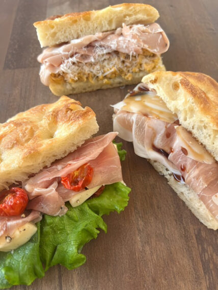 イートインとテイクアウトで提供しているパニーニ