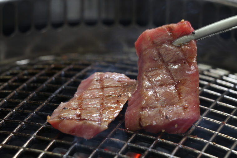 未経産の雌和牛の肉質はきめ細やか。口溶けがいいと評判！