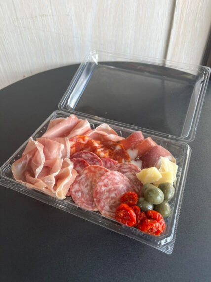 『生ハムサラミおつまみ盛り合わせ』