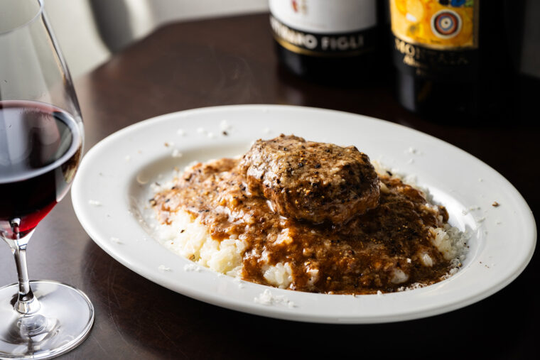 『メイクのハンバーグとチーズのリゾット』（2,000円）