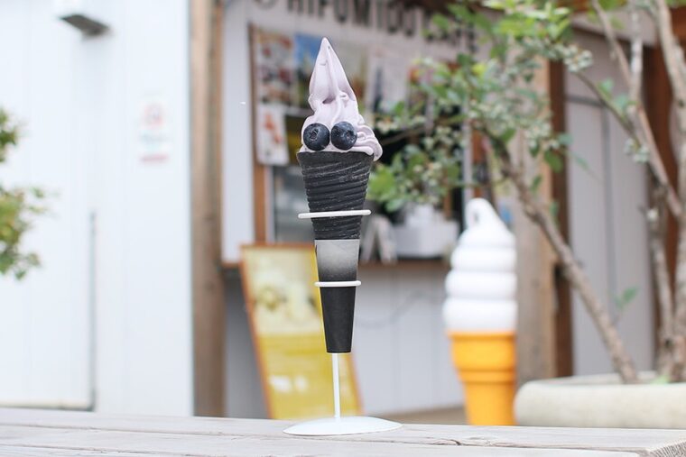 『わしまブルーベリーソフトクリーム』（550円）