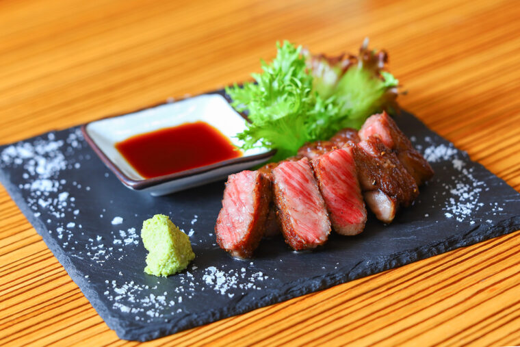 『A5ランク 新発田牛のステーキ』（1,500円）