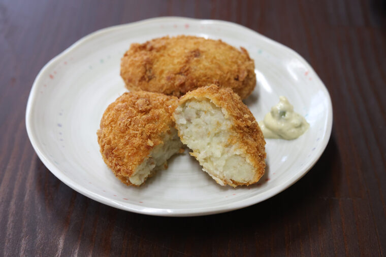 『わさびコロッケ』（200円）