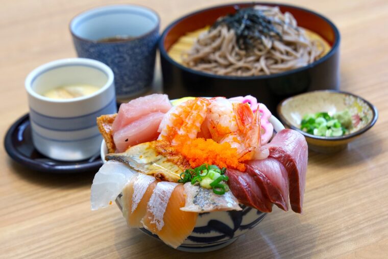 『海鮮丼蕎麦セット』
