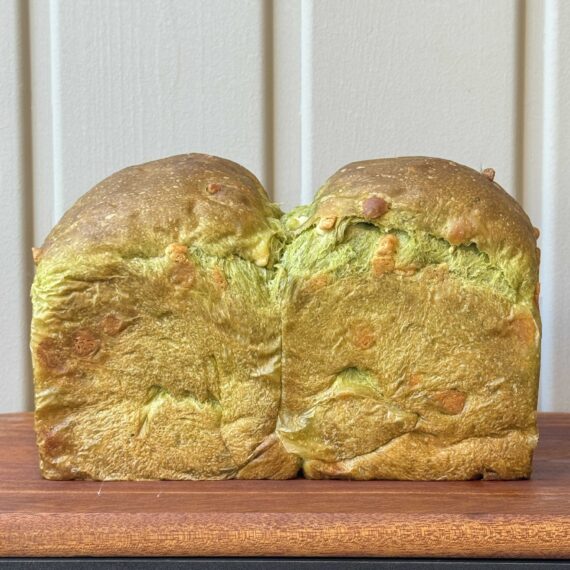 『抹茶ミルク食パン』（500円）