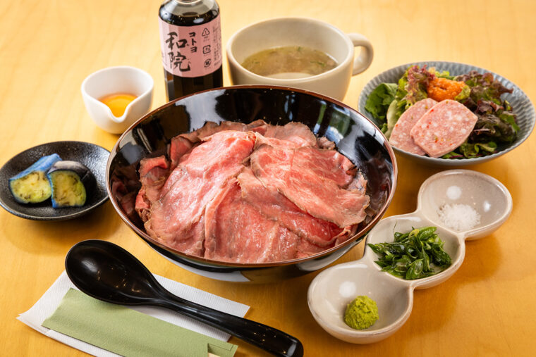 『雪室和牛ローストビーフ丼』（2,000円）