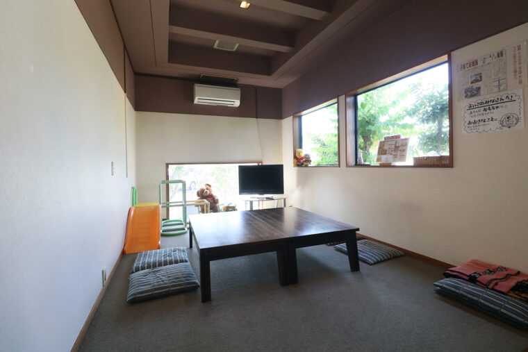 子ども連れに人気のキッズルーム。ウェブで予約ができる