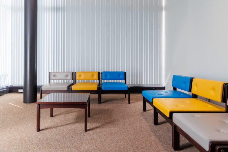 展示室内にはちょっと座りたい時に最適なスペースもあります