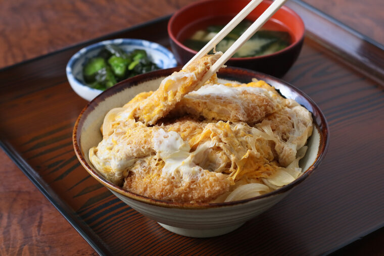 『カツ丼』（1,030円）