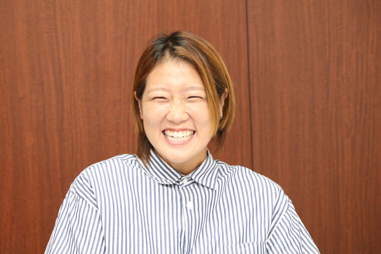 「ユーチューブやネットフリックスを見るのが好きです。最近はスマホゲームにもハマっています」とアルビレックス新潟レディースの山谷瑠香選手