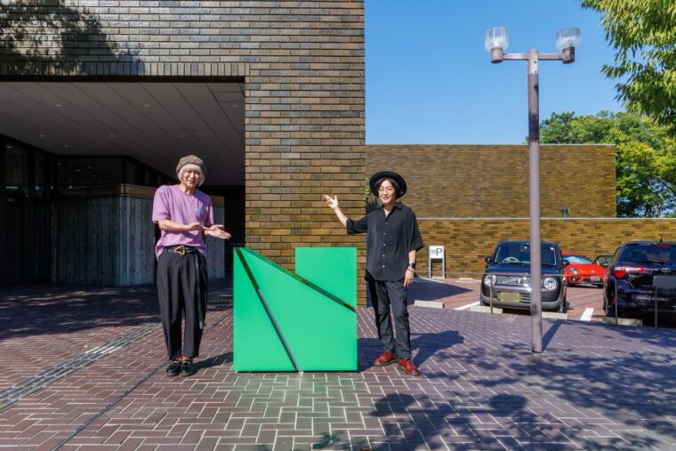 新潟市美術館のロゴと一緒に