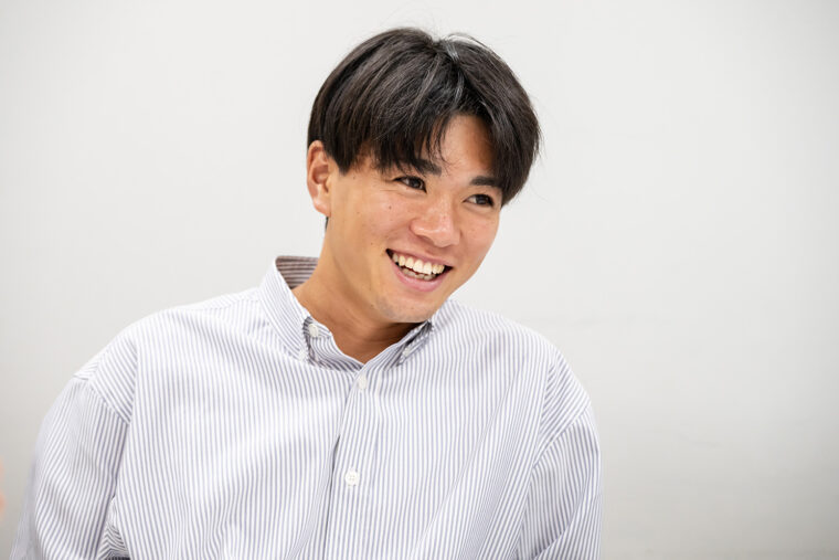 「甘いものは我慢しています。オフの期間は爆食いします（笑）」とアルビレックス新潟の橋本健人選手