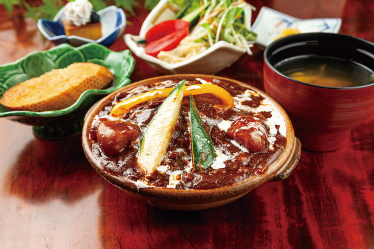 割烹 にし川の『ゴロっと牛すじシチュー丼』（2,000円）