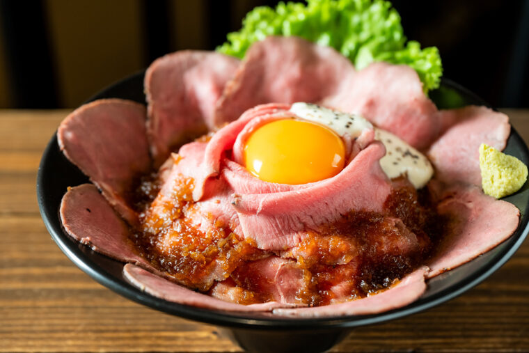 『ロースtビーフ丼』（1,690円）は一日10食限定！