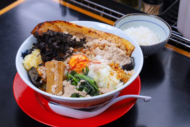 『がっつり鬼まぜそば』（1,200円）